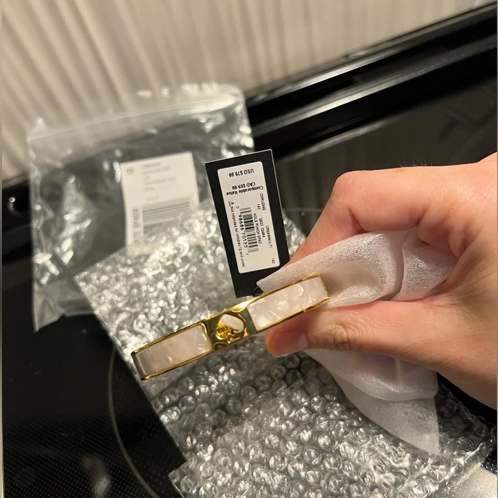 NIP Kate Spade Hole Punch Spade Hinge Bangle - Picture 4 of 12